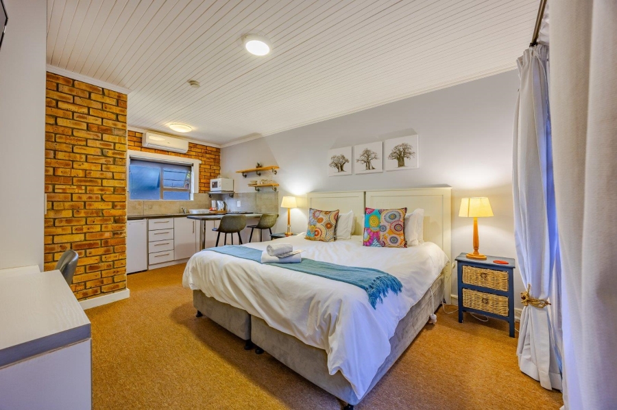 9 Bedroom Property for Sale in Durbanville Western Cape